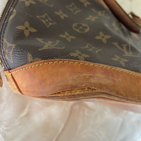 Used authentic LOUIS VUITTON LV Logo Alma Hand Bag - Picture 4 of 5